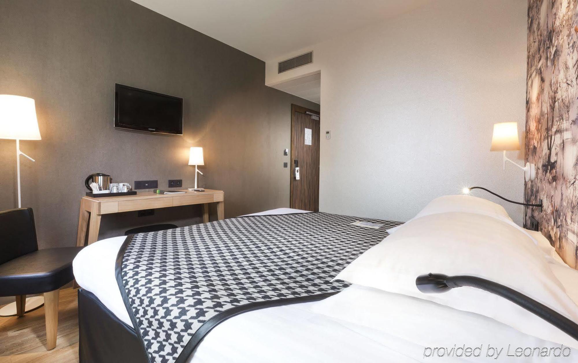 Hotel Acanthe - Boulogne Billancourt Екстер'єр фото